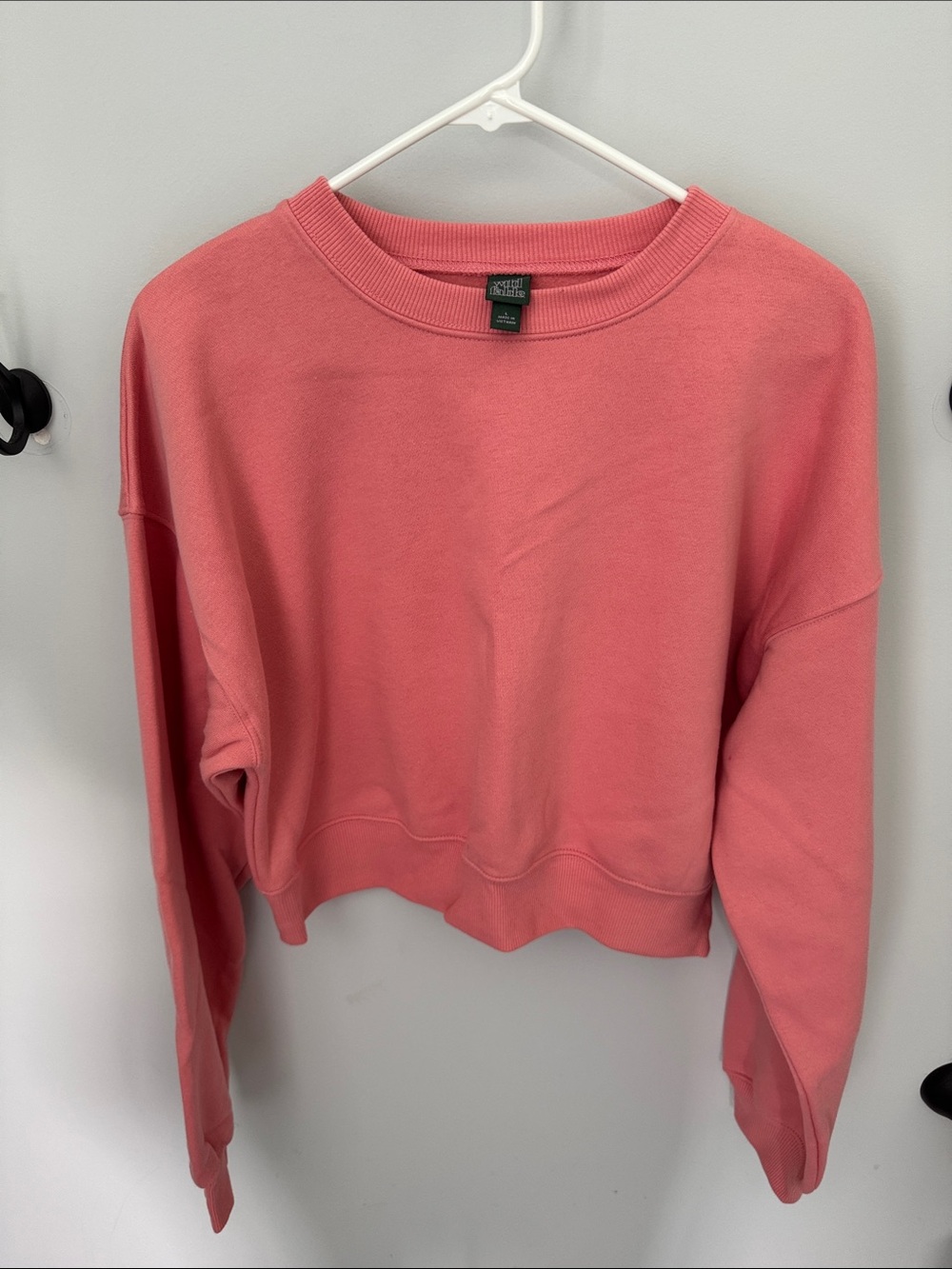 Target wild fable Cropped Coral/Pink Crewneck Sweatshirt